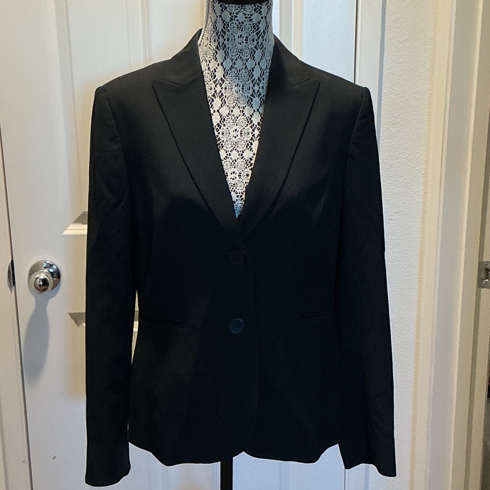 Jones NY Stretch Black Tailored Two-Button Blazer